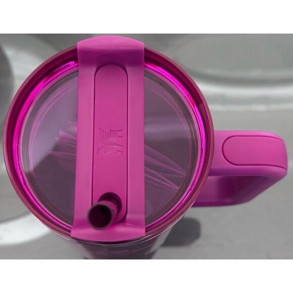 STANLEY QUENCHER H2.O FLOWSTATE 40OZ TUMBLER, BERRY TRUFFLE - Picture 4 of 5